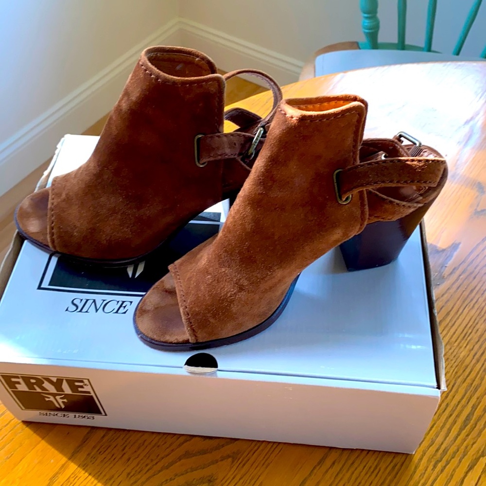 FRYE DANI SHIELD SLING WOOD COLOR